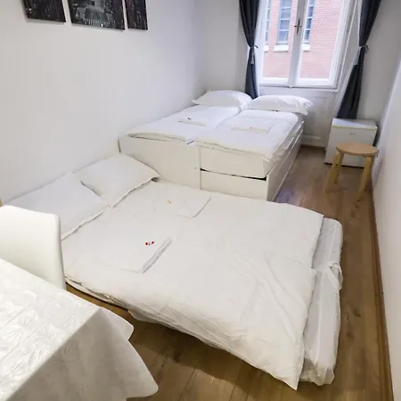 Pest-port 4 For 16 Person Appartamento Budapest