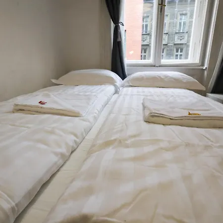 Pest-port 4 For 16 Person Apartment