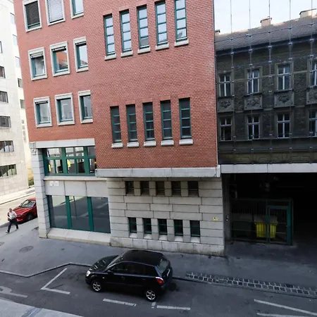 Appartement Pest-port 4 For 16 Person