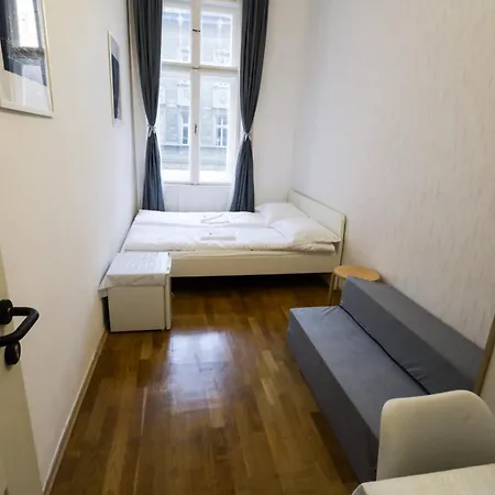 Appartamento Pest-port 4 For 16 Person
