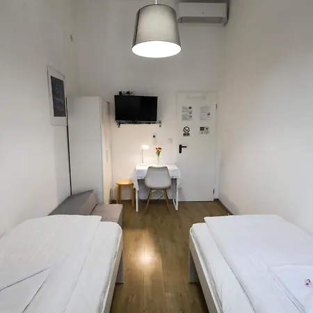 Appartamento Pest-port 4 For 16 Person *