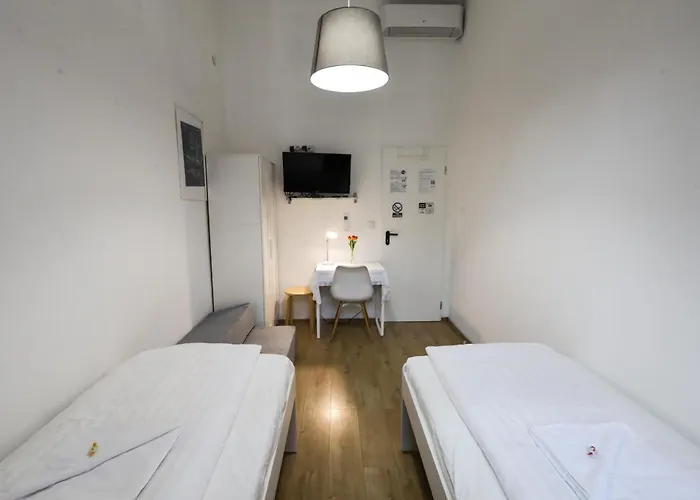 Apartament Pest-port 4 For 16 Person *