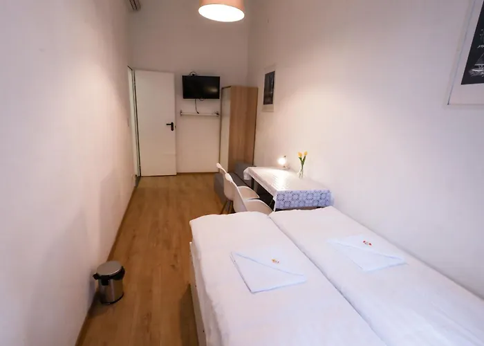 Apartament Pest-port 4 For 16 Person *